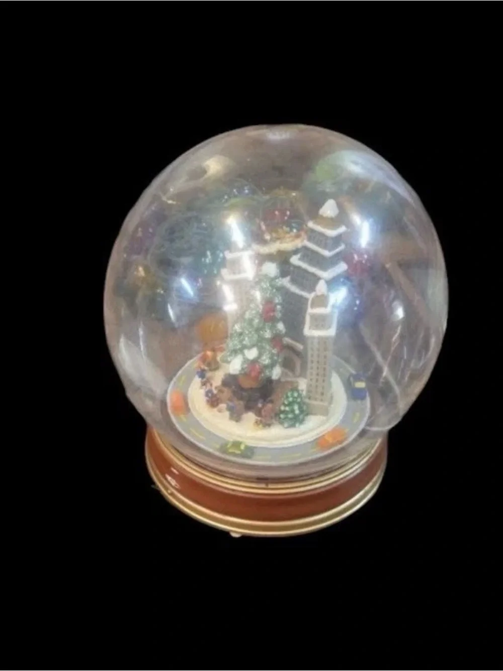 Vintage~Musical Snow Globe~ Christmas in New York~ Plays Music~ Power Cord~ Rare